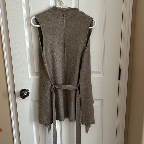 Women’s vest - Picture 3 of 4